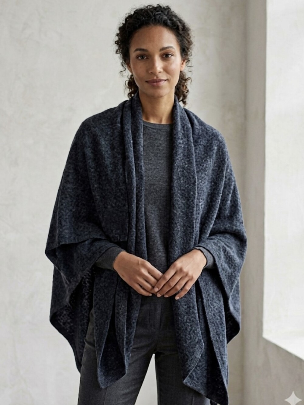 The Cashmere Project 100% Cashmere Shawl Ponch Open Frint Soft Navy OS